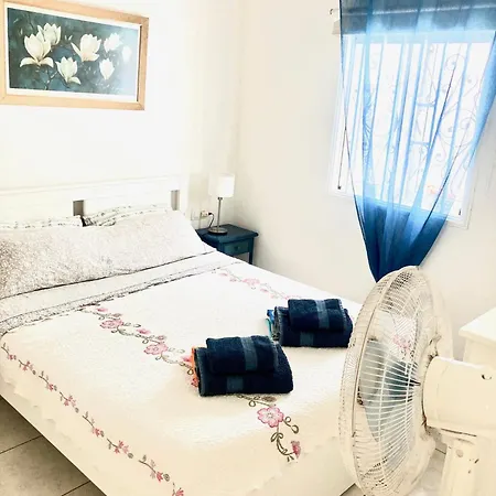 En Primera Linea De Playa, Centrico, Tranquilo Apartament